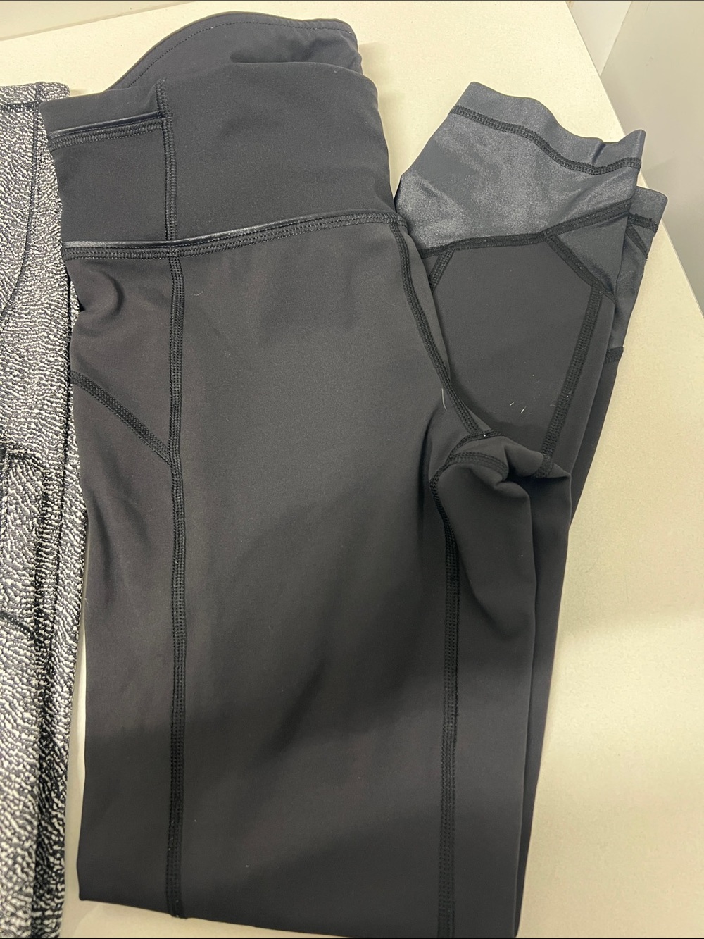 Women's Lululemon Leggings Lot of 3 Size 6 Black Gray - Picture 4 of 16